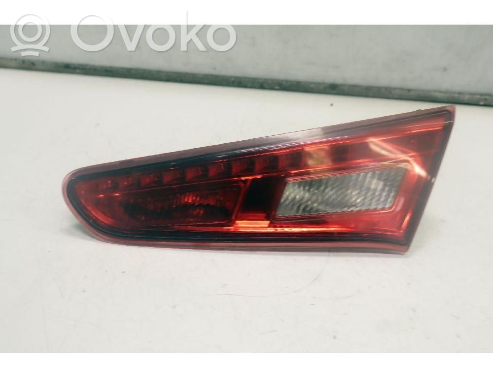 Alfa Romeo Giulietta Lampă spate în capacul portbagajului