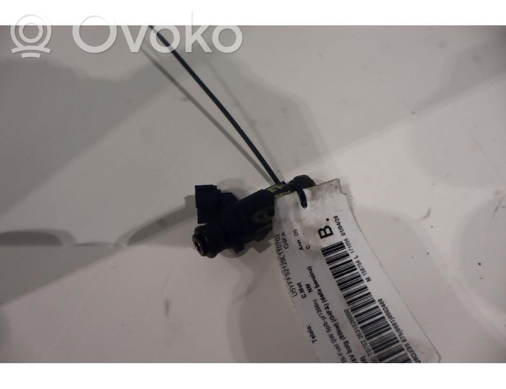 Injektor Einspritzdüse   353102B000
