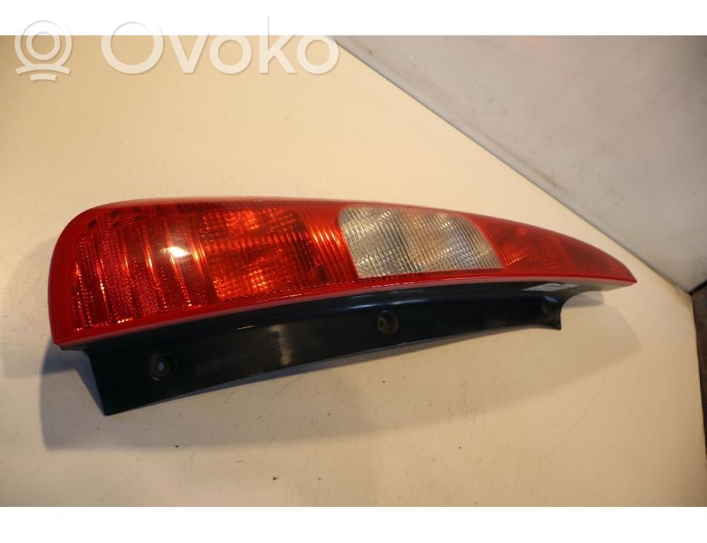 Mitsubishi Colt Lampă spate în caroserie 