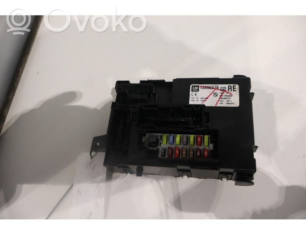 Opel Meriva B Sulakemoduuli 