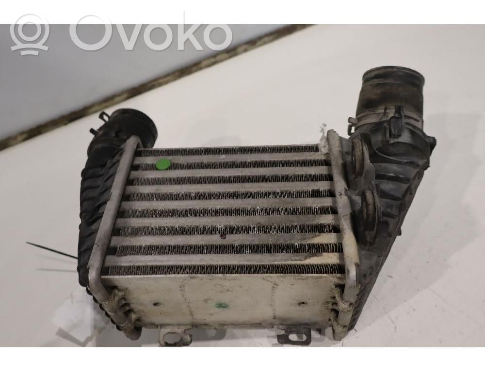 Volkswagen Golf III Chłodnica powietrza doładowującego / Intercooler 