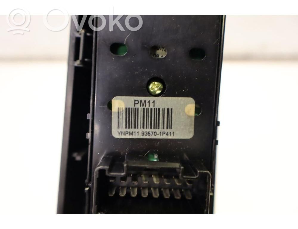 Interruptor del elevalunas eléctrico   935701P411