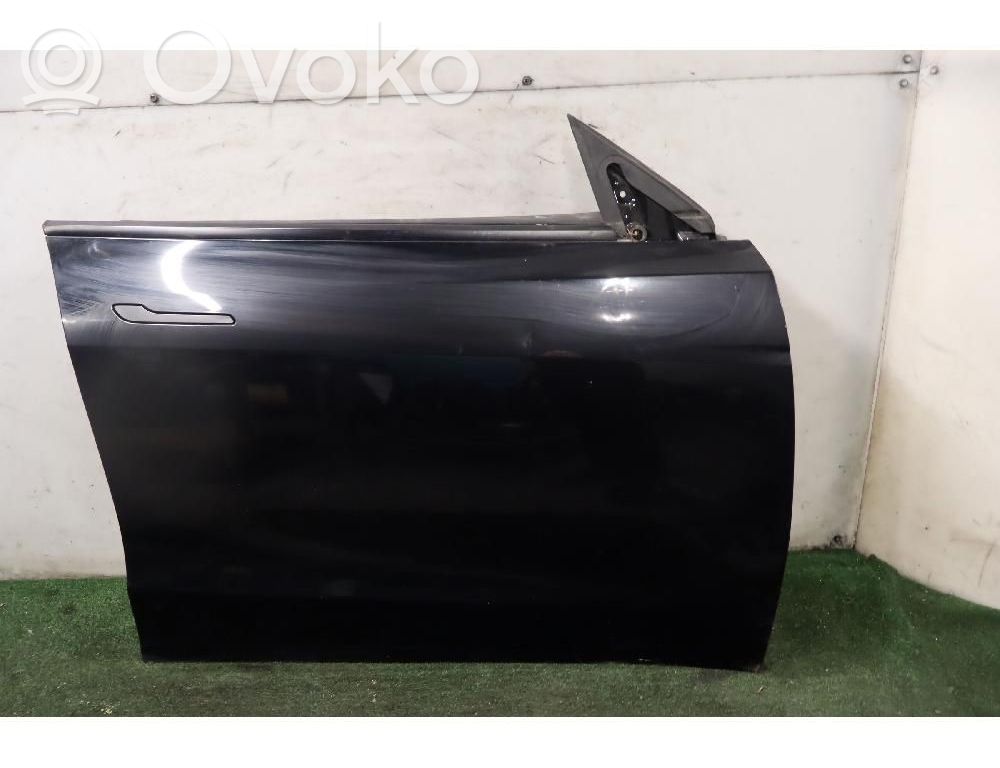 Tesla Model Y Durvis 