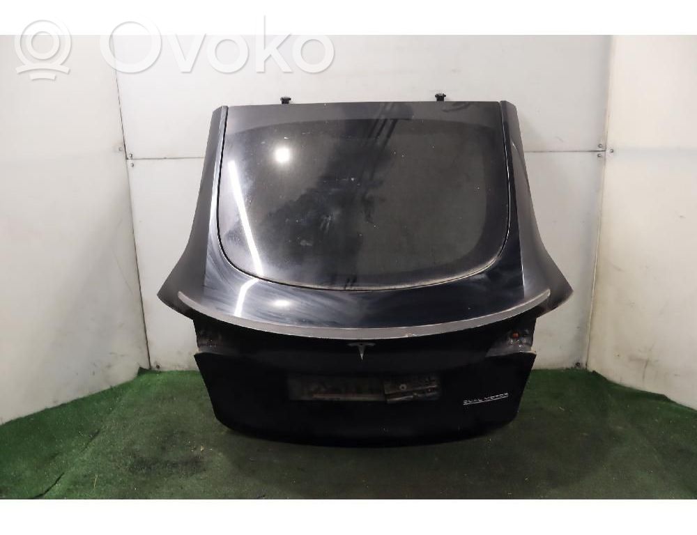 Tesla Model Y Tailgate/trunk/boot lid 