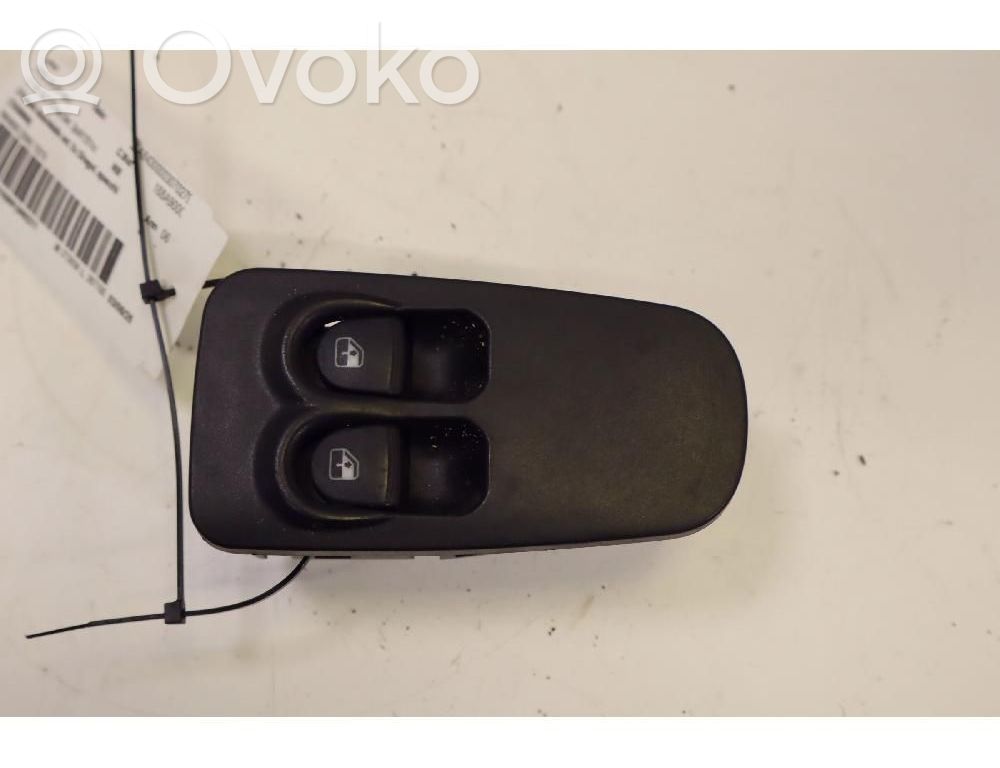 Electric window control switch   735346366