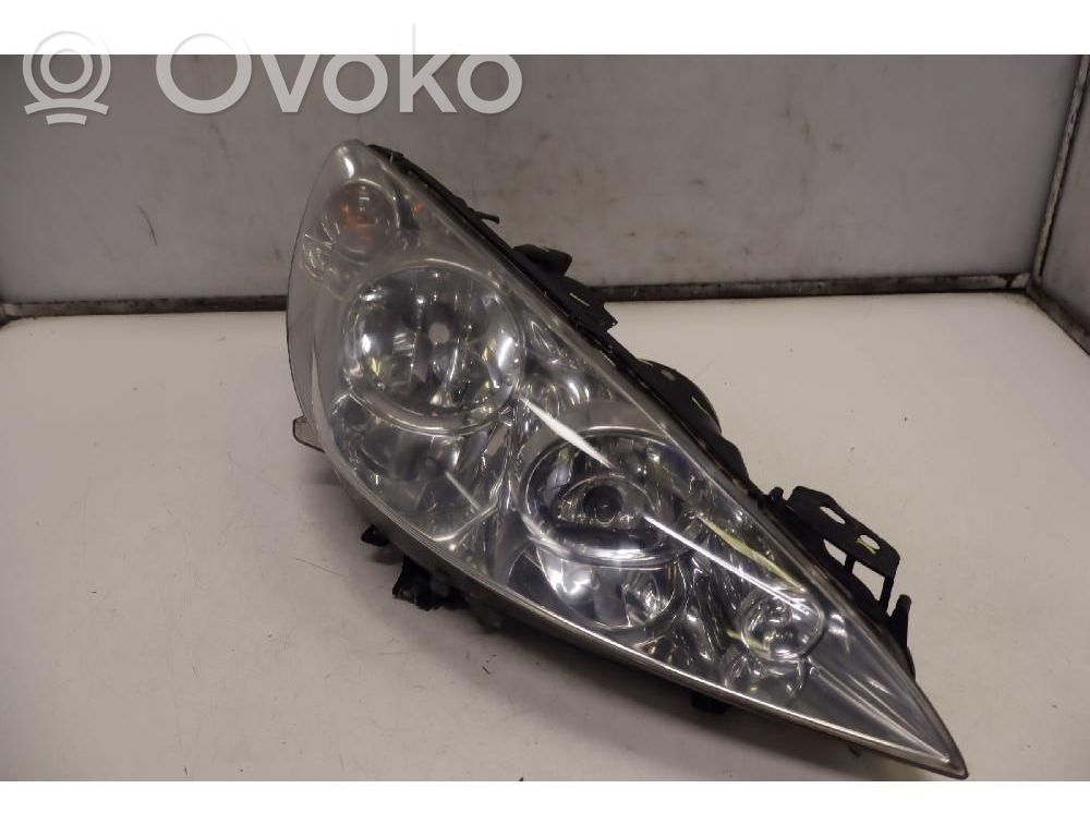 Peugeot 308 Lampa przednia 