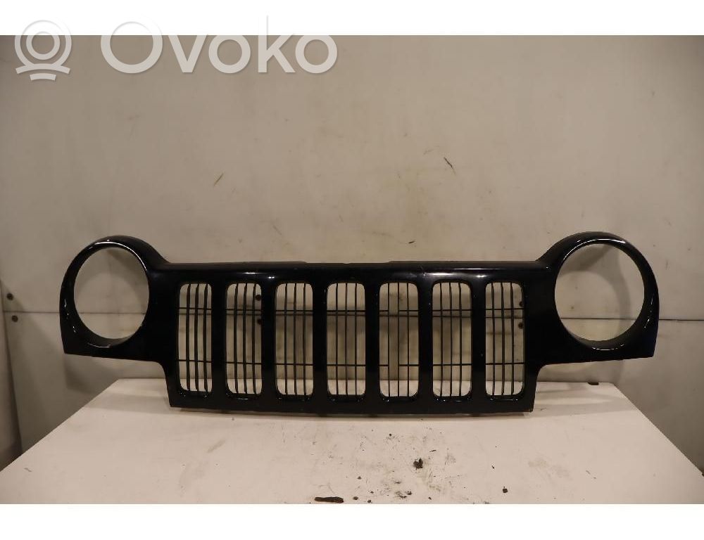 Jeep Cherokee KJ Etusäleikkö 