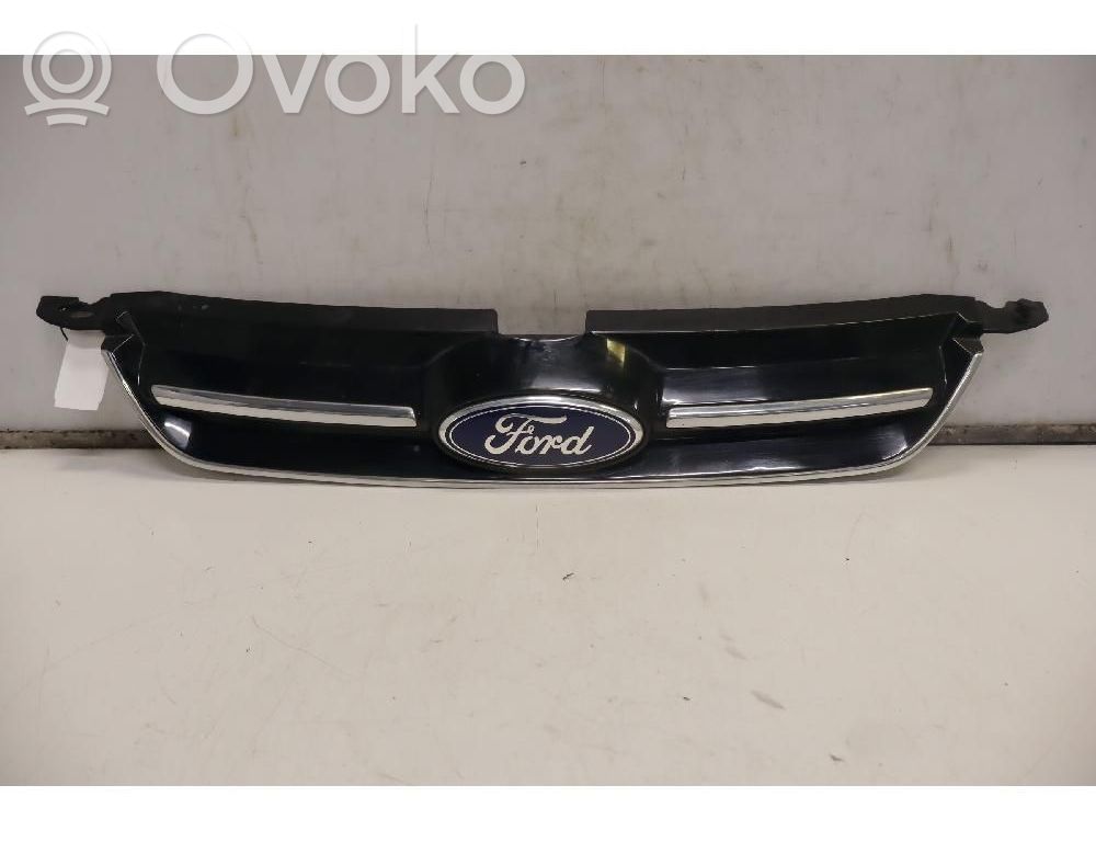 Front bumper upper radiator grill