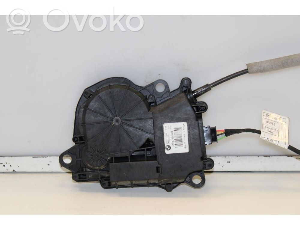 BMW X1 F48 F49 Takaluukun/tavaratilan luukun nostomoottori 