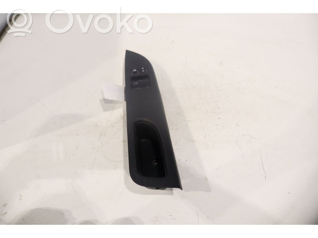 Nissan Micra Przyciski szyb
