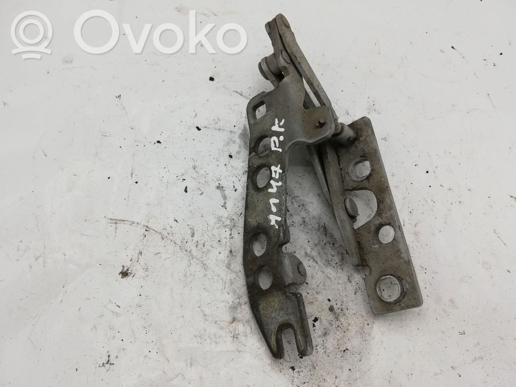 Engine bonnet/hood hinges   NOCODE