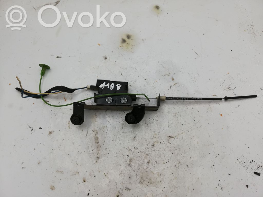 BMW 5 E60 E61 Fuel tank cap lock 