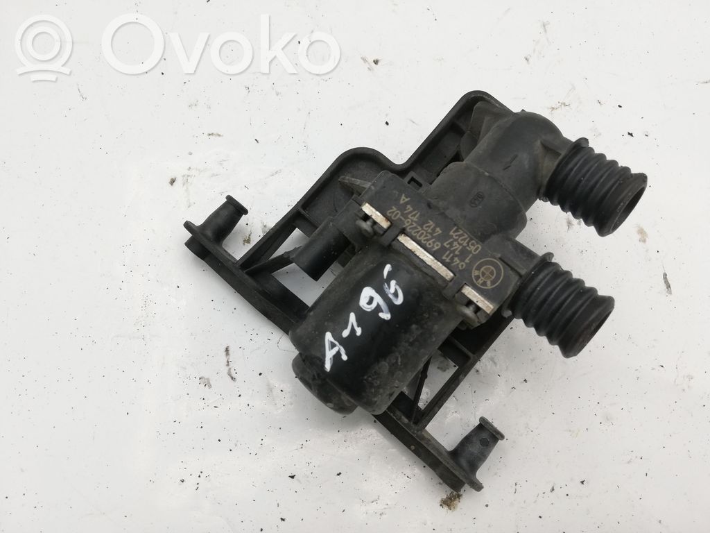 BMW 5 E60 E61 Apsildes radiatora vārsts (-i) 
