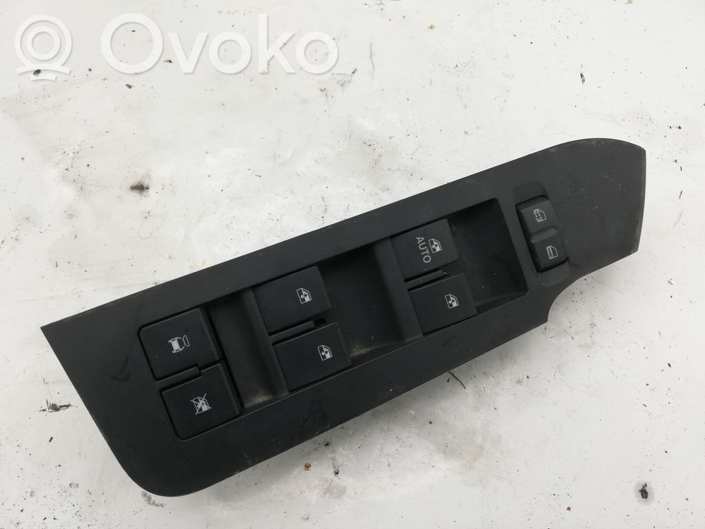 Chevrolet Captiva Electric window control switch 