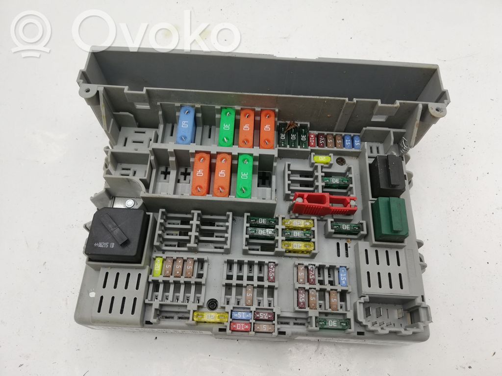 BMW 3 E90 E91 Fuse module 