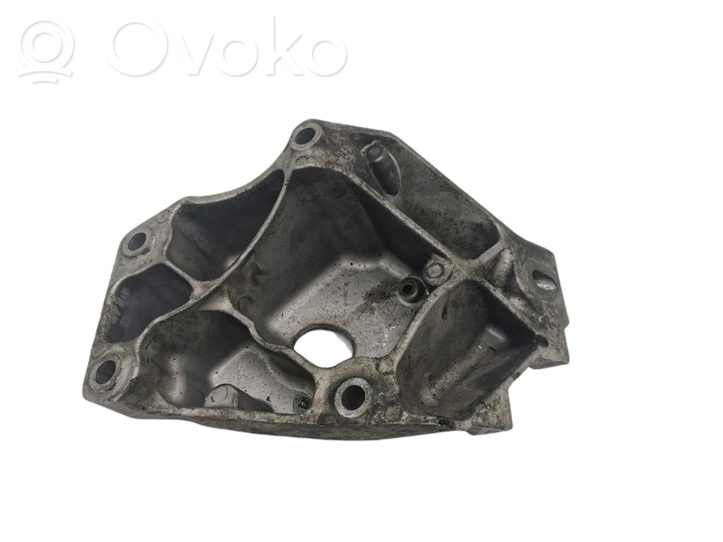 BMW X3 E83 Engine mounting bracket 
