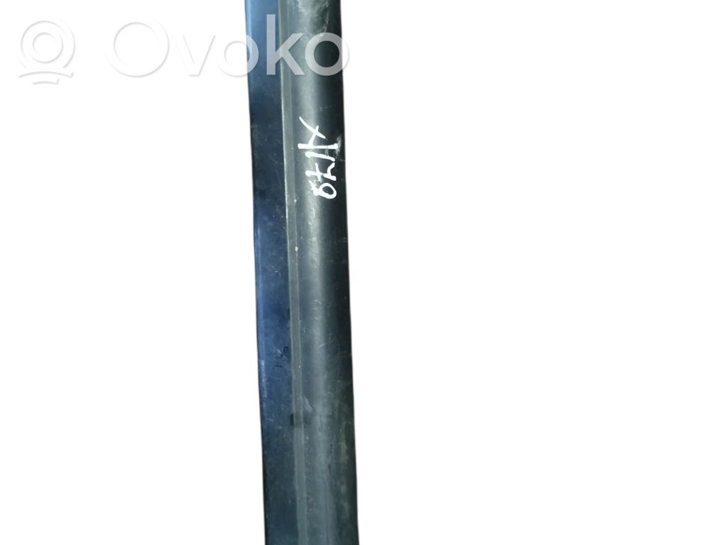 BMW 5 E60 E61 Etuoven kynnyksen suojalista 