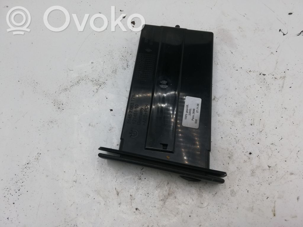 BMW 5 E60 E61 Puodelio laikiklis 