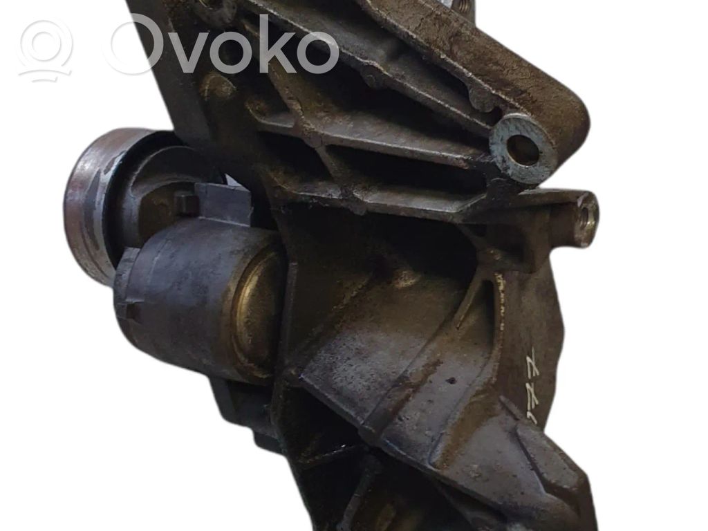 Chevrolet Captiva Engine mounting bracket 