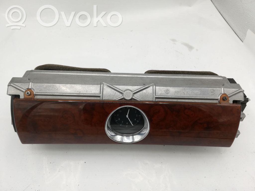 Volkswagen Phaeton Dash center air vent grill 