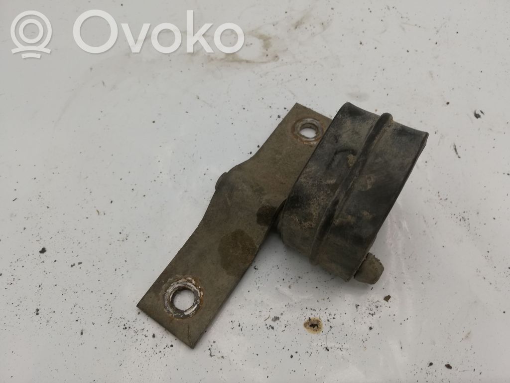 Land Rover Range Rover L322 Muffler mount bracket/holder 