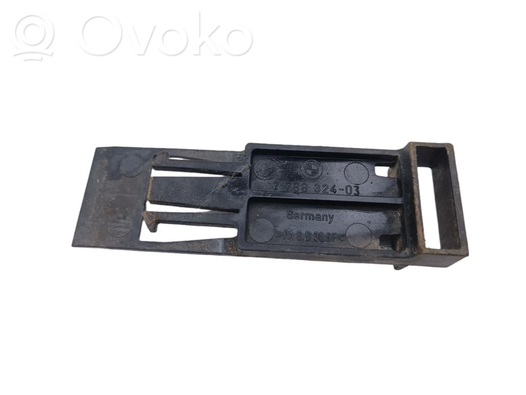 BMW 5 E60 E61 Radiator mount bracket 