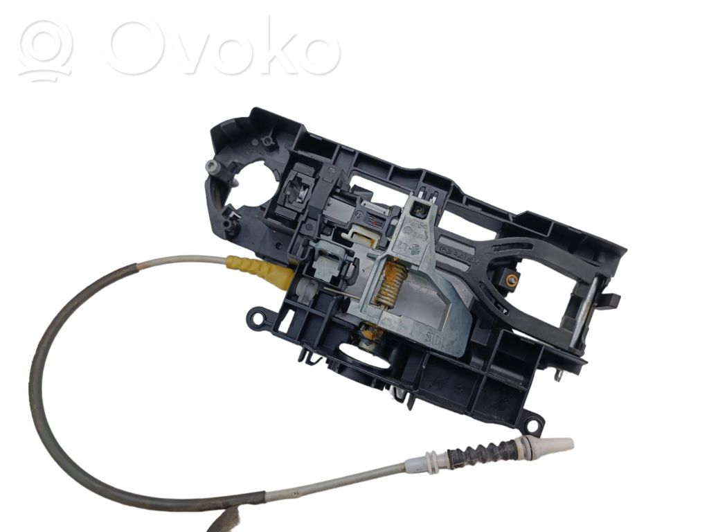 BMW 5 F10 F11 Zamek drzwi tylnych 