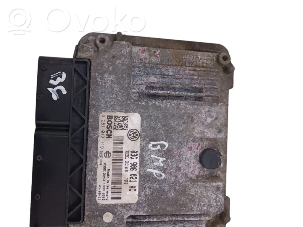 Volkswagen PASSAT B6 Engine control unit/module 