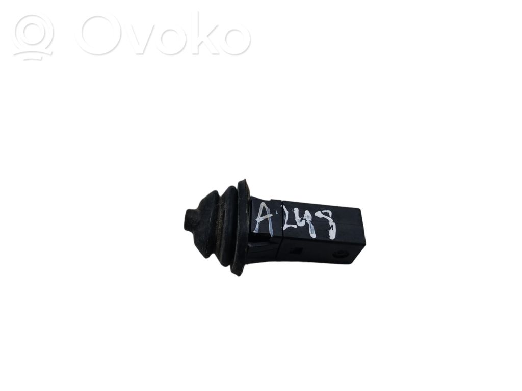 BMW X5 E70 Fuel tank cap lock 