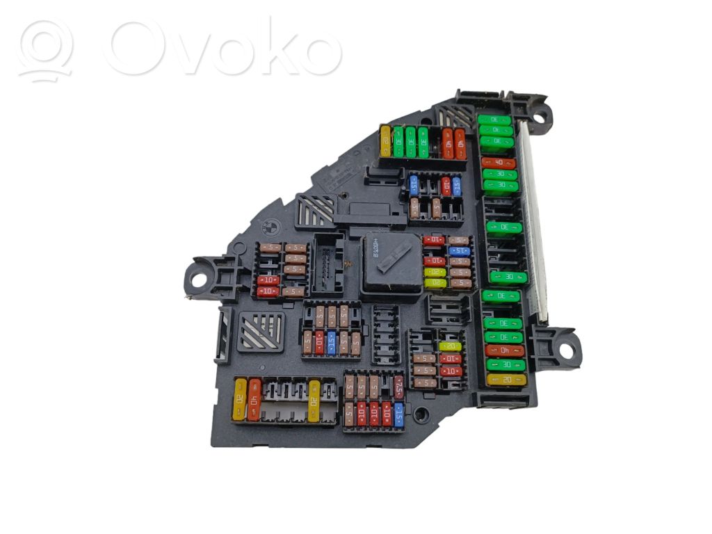 BMW 5 F10 F11 Ramka / Moduł bezpieczników 
