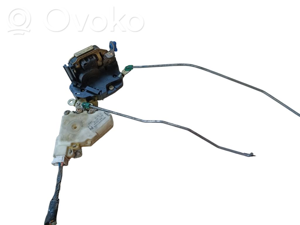 Nissan Almera Tino Zamek drzwi przednich 
