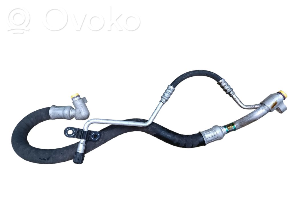 BMW 3 E90 E91 Ilmastointilaitteen putki (A/C) 