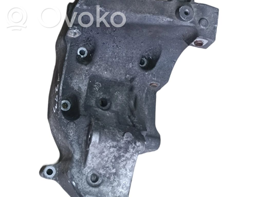 BMW X1 E84 Generator/alternator bracket 