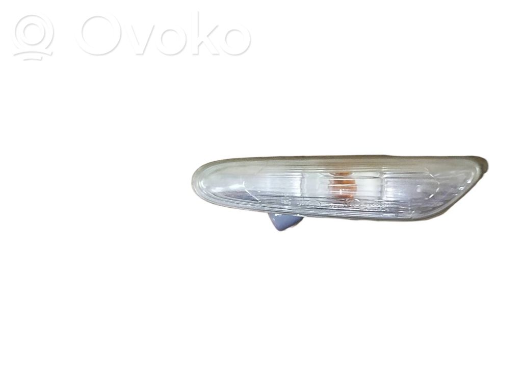 BMW X1 E84 Front fender indicator light 