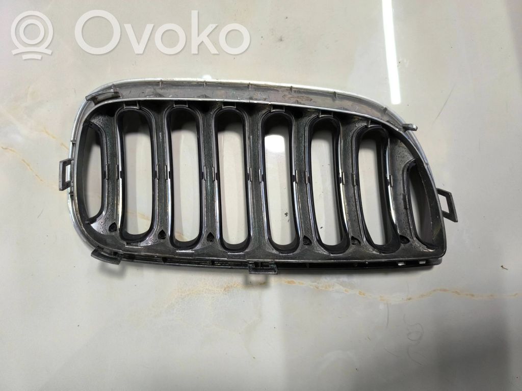 BMW X3 E83 Front bumper upper radiator grill 