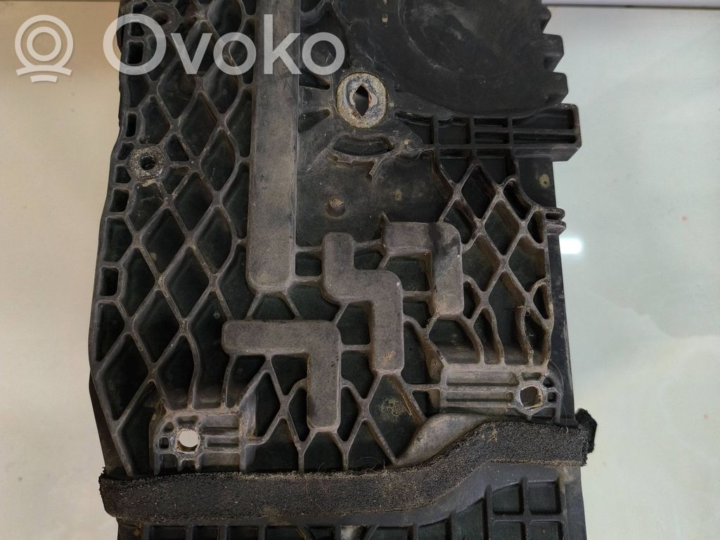 Land Rover Freelander 2 - LR2 Akumuliatoriaus tvirtinimo padas 