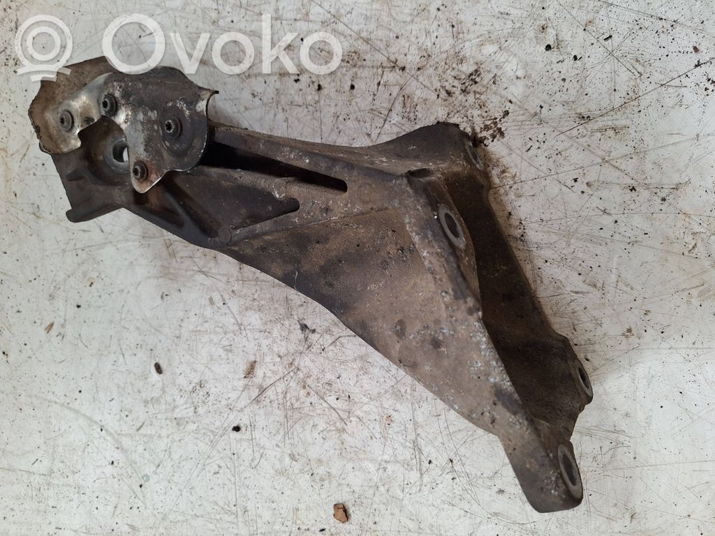 BMW X5 E70 Engine mounting bracket 