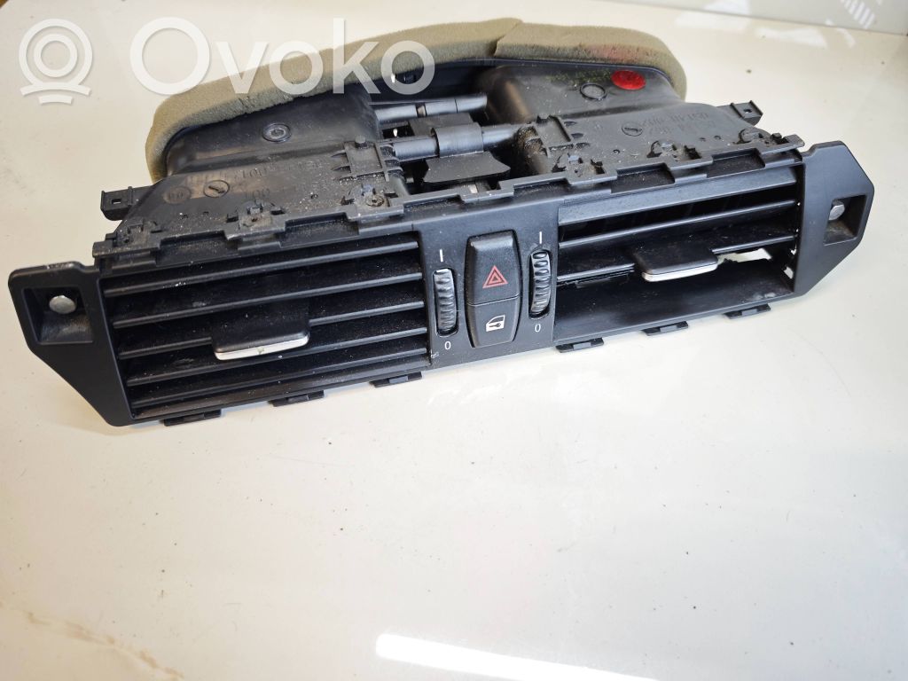BMW 5 E60 E61 Centrinės oro grotelės 