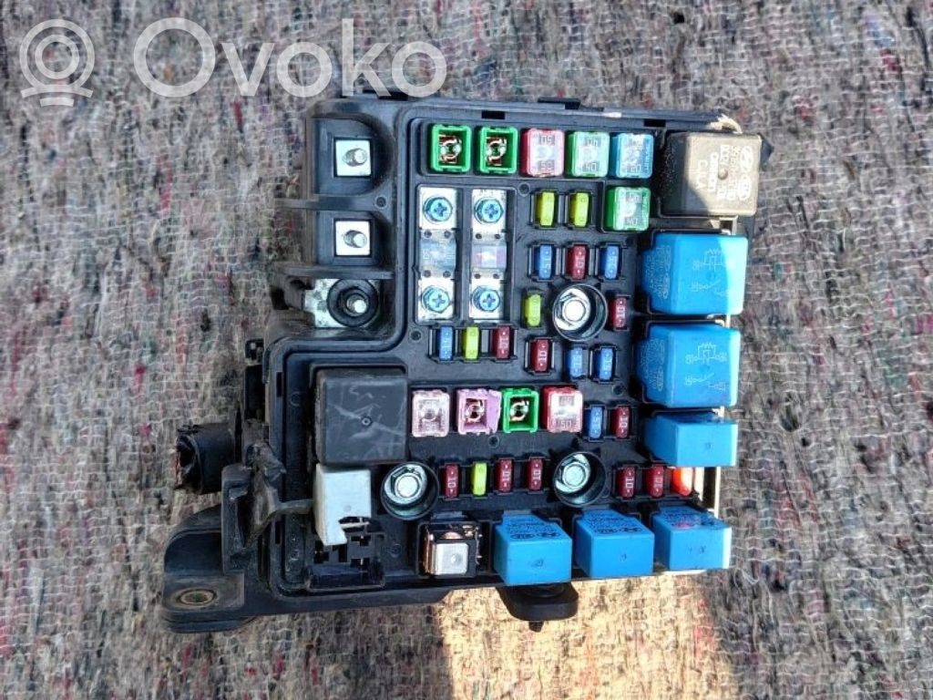 KIA Ceed Fuse box set 