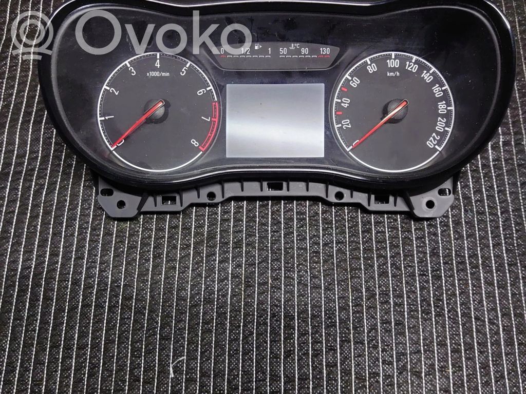 Opel Corsa E Speedometer (instrument cluster) 