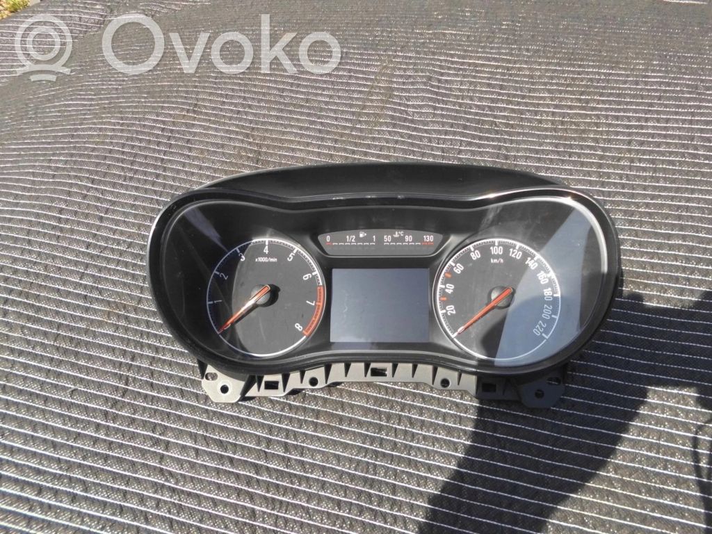 Opel Corsa E Spidometrs (instrumentu panelī) 