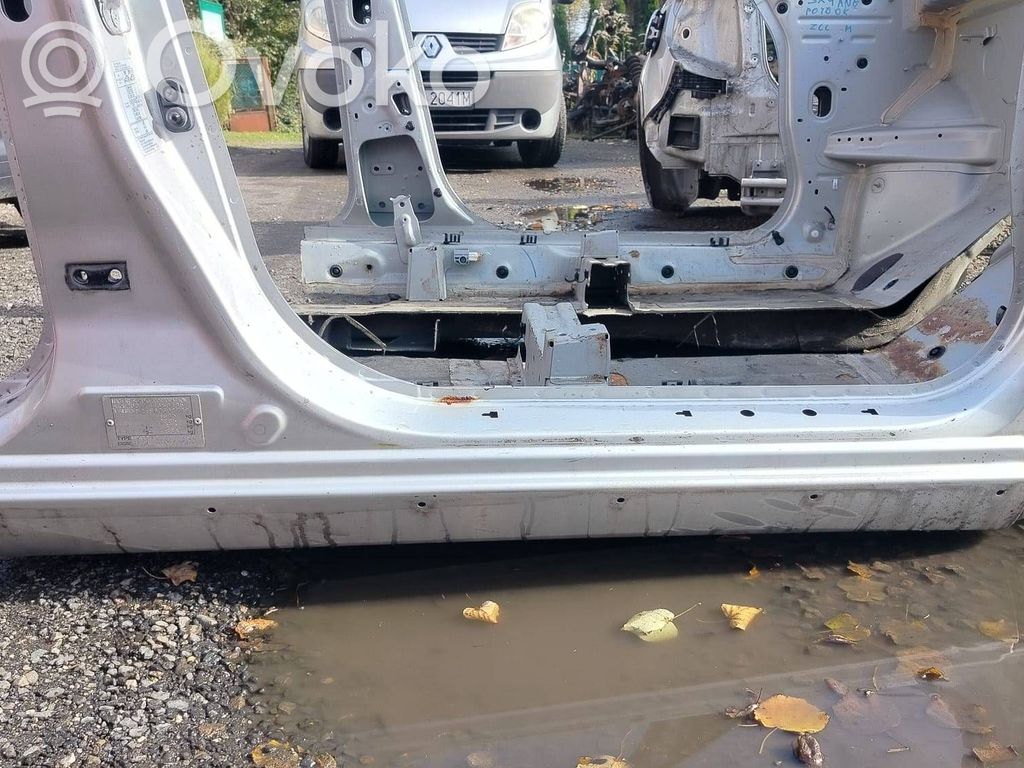 Suzuki SX4 Panel lateral delantero 