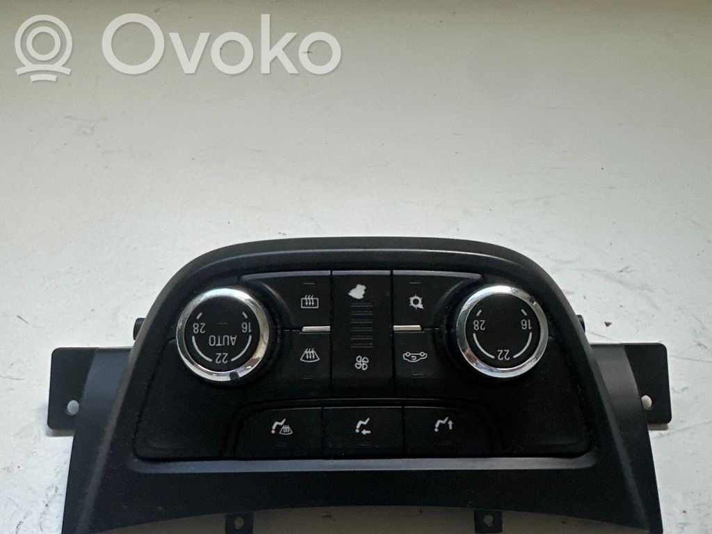 Opel Zafira C Climate control unit 