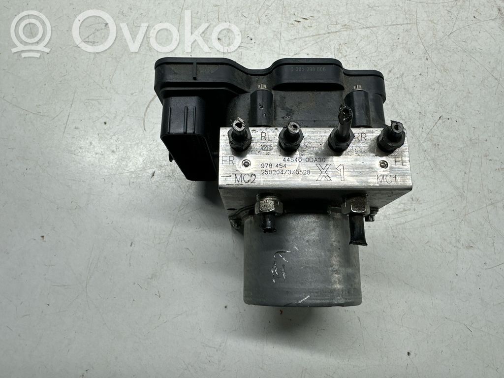 Toyota Yaris XP210 Bomba de ABS 