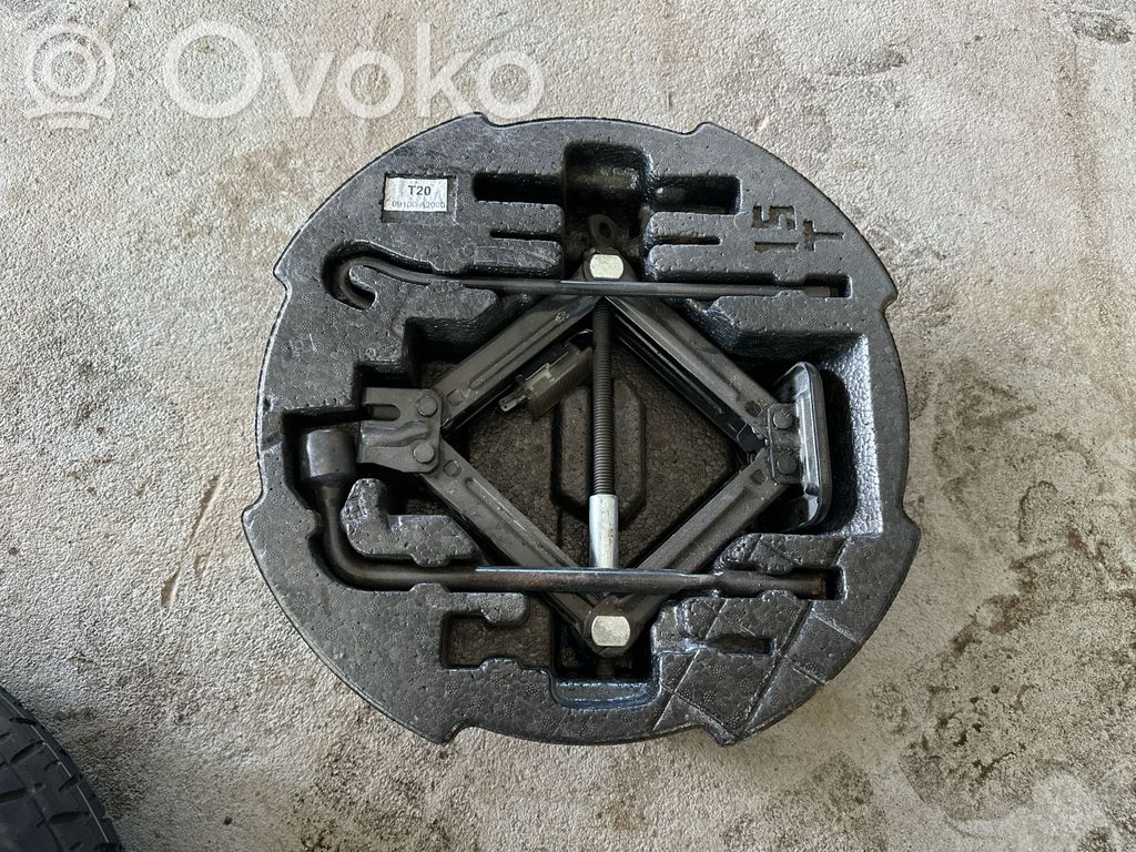 Cric de levage   09100A2000