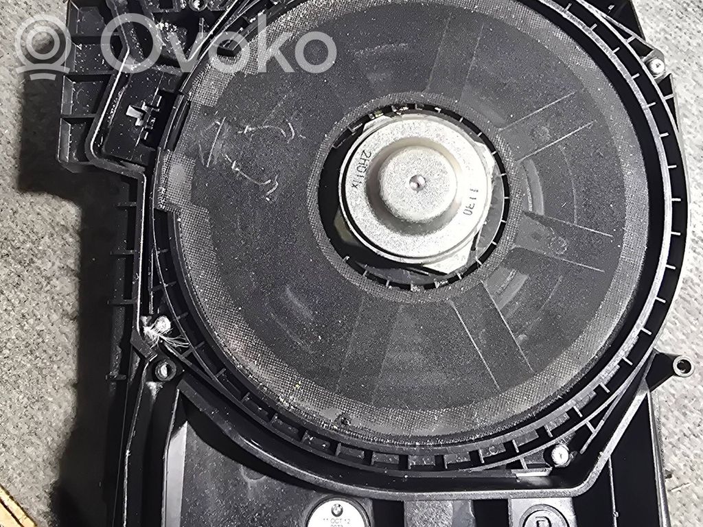 BMW 5 F10 F11 Subwoofer 