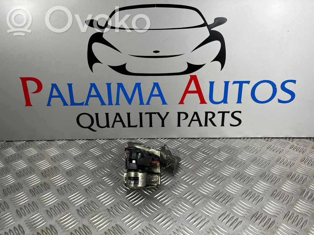 Nissan Juke I F15 Relé de encendido 