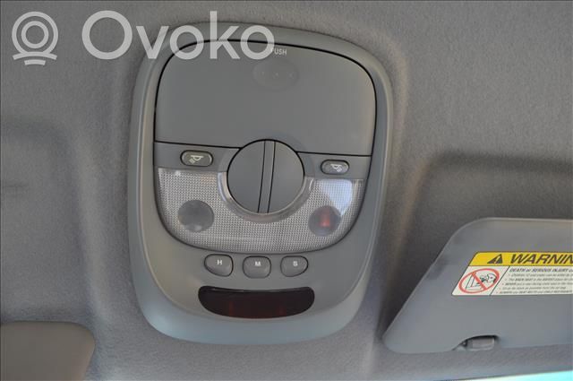 KIA Carens II Etuistuimen valo 