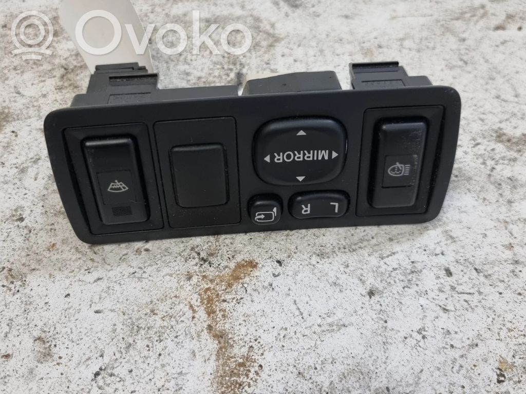 Toyota Avensis T250 Wing mirror switch 