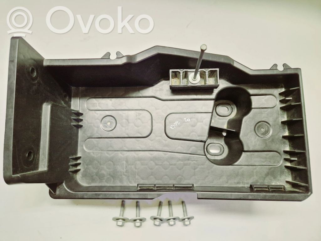 Akumuliatoriaus dėžė   L1MB10723AA,L1MB10723